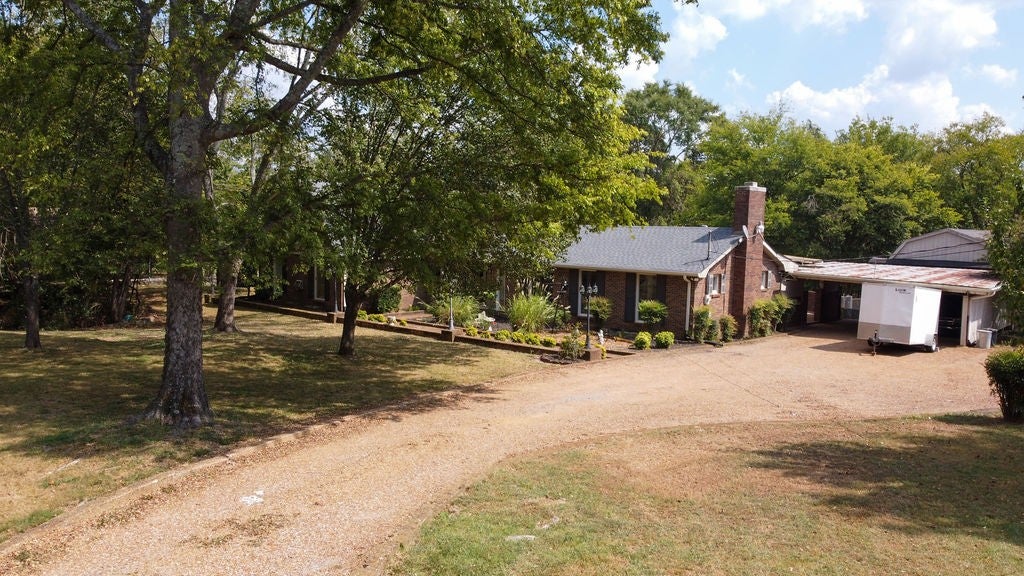 1305 Hill Lakes Ln