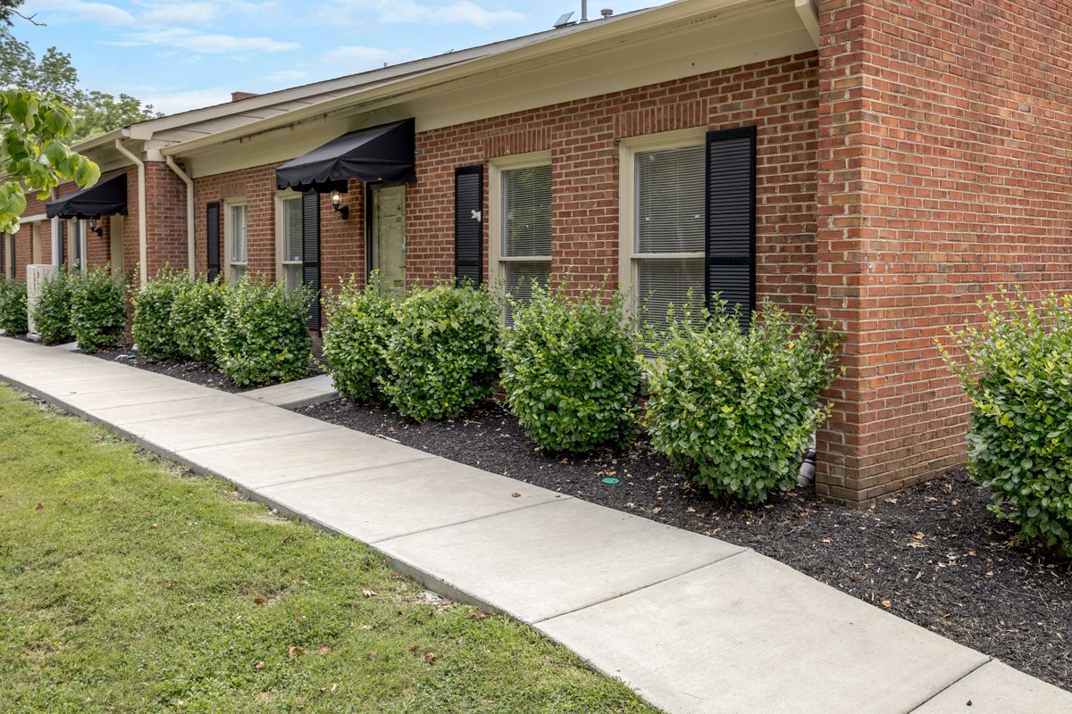 8122 Sawyer Brown Rd