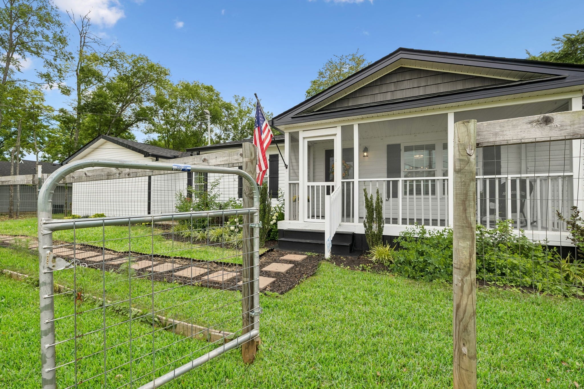 6782 Woodbury Pike