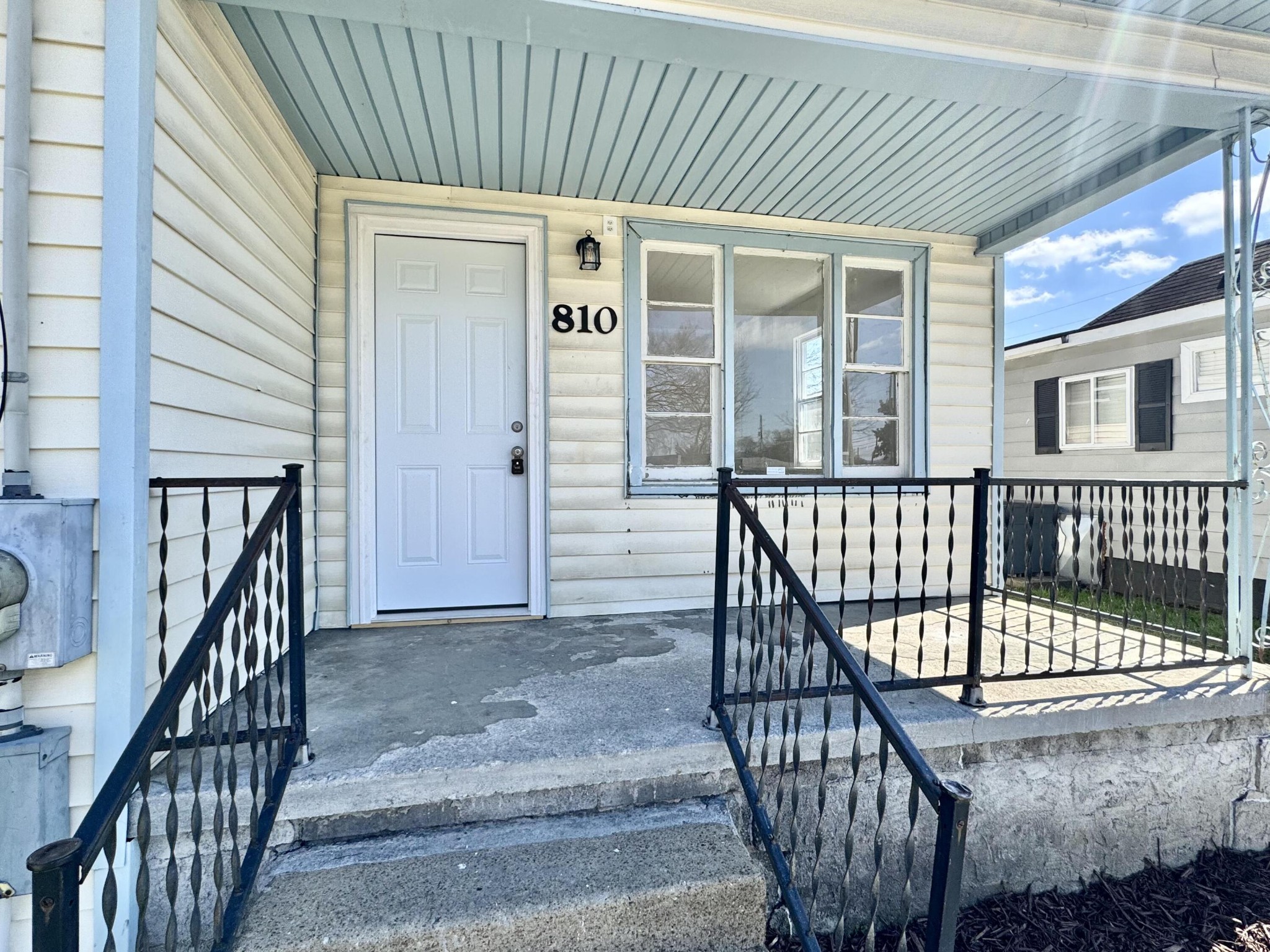 810 Roanoke Avenue