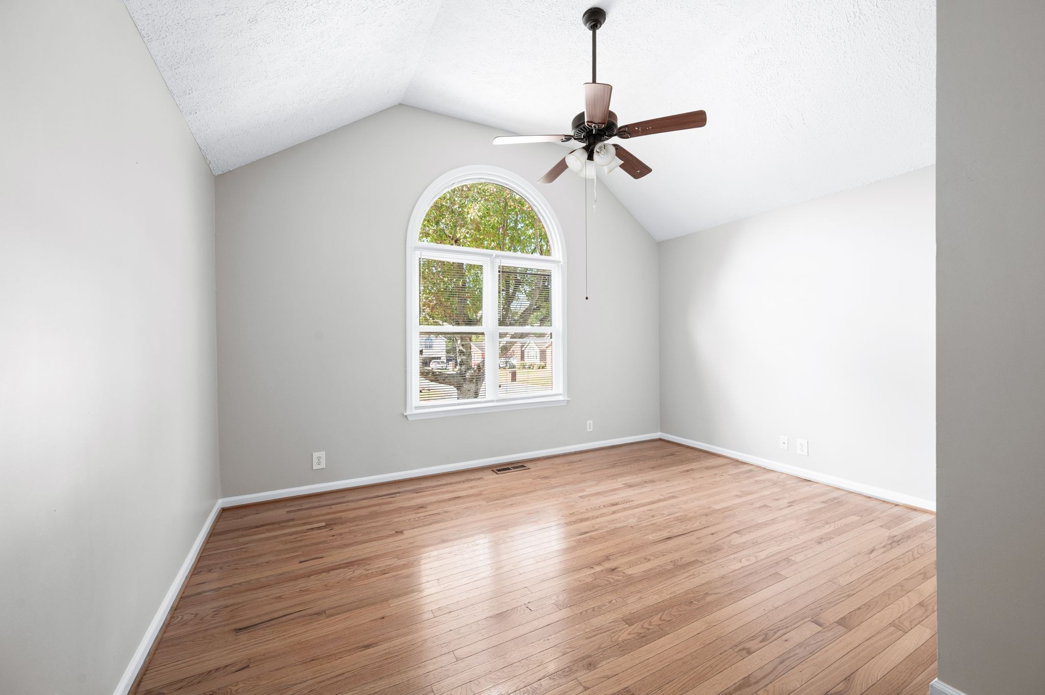 Antioch, Tennessee 37013, United States, 5 Bedrooms Bedrooms, ,2 BathroomsBathrooms,Residential,Active,234256