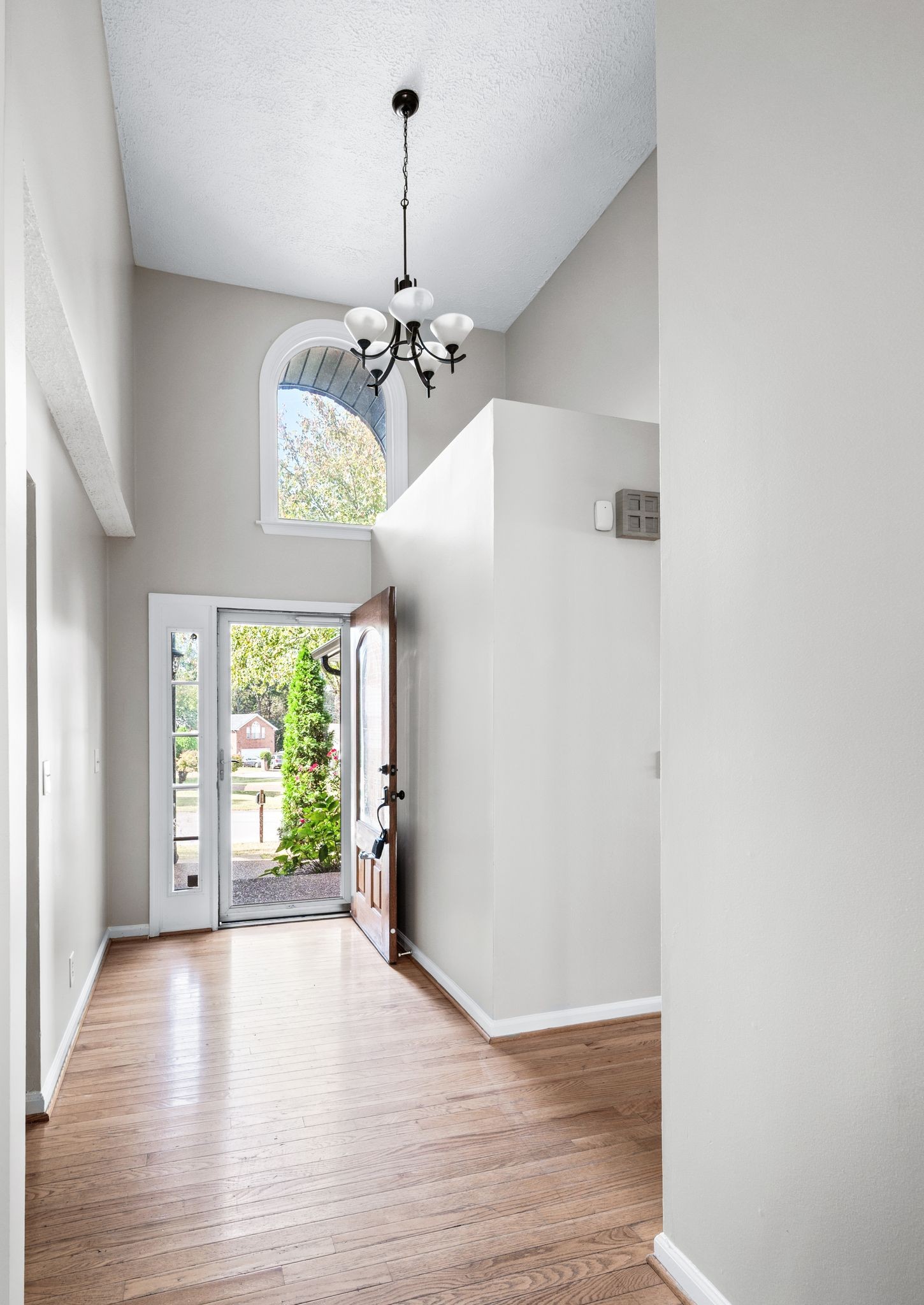 Antioch, Tennessee 37013, United States, 5 Bedrooms Bedrooms, ,2 BathroomsBathrooms,Residential,Active,234256