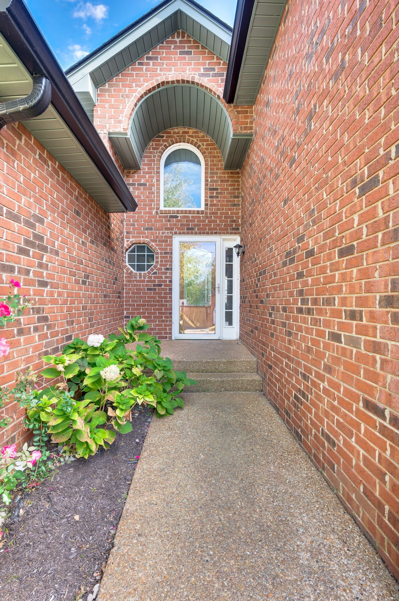 Antioch, Tennessee 37013, United States, 5 Bedrooms Bedrooms, ,2 BathroomsBathrooms,Residential,Active,234256