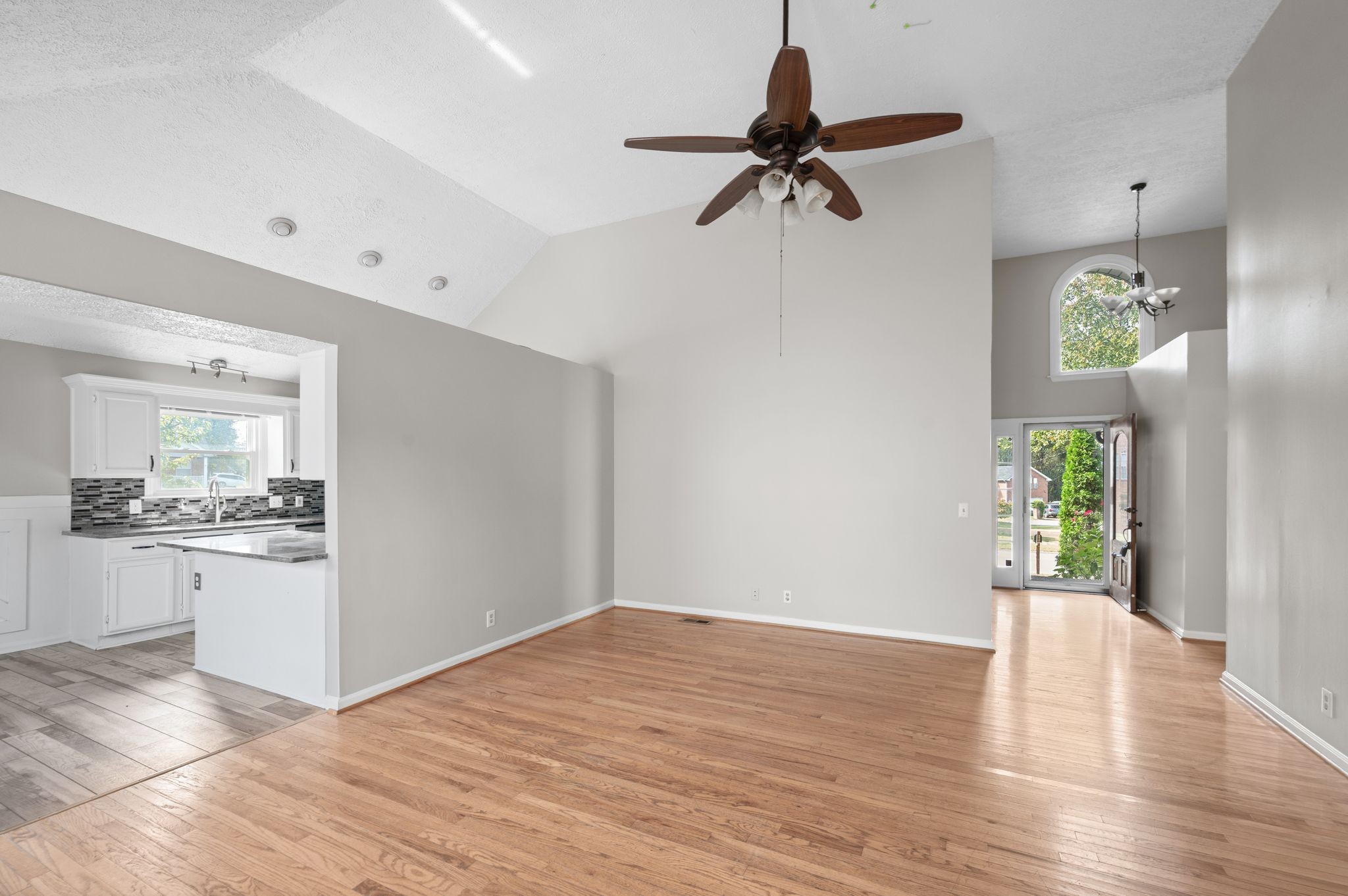 Antioch, Tennessee 37013, United States, 5 Bedrooms Bedrooms, ,2 BathroomsBathrooms,Residential,Active,234256