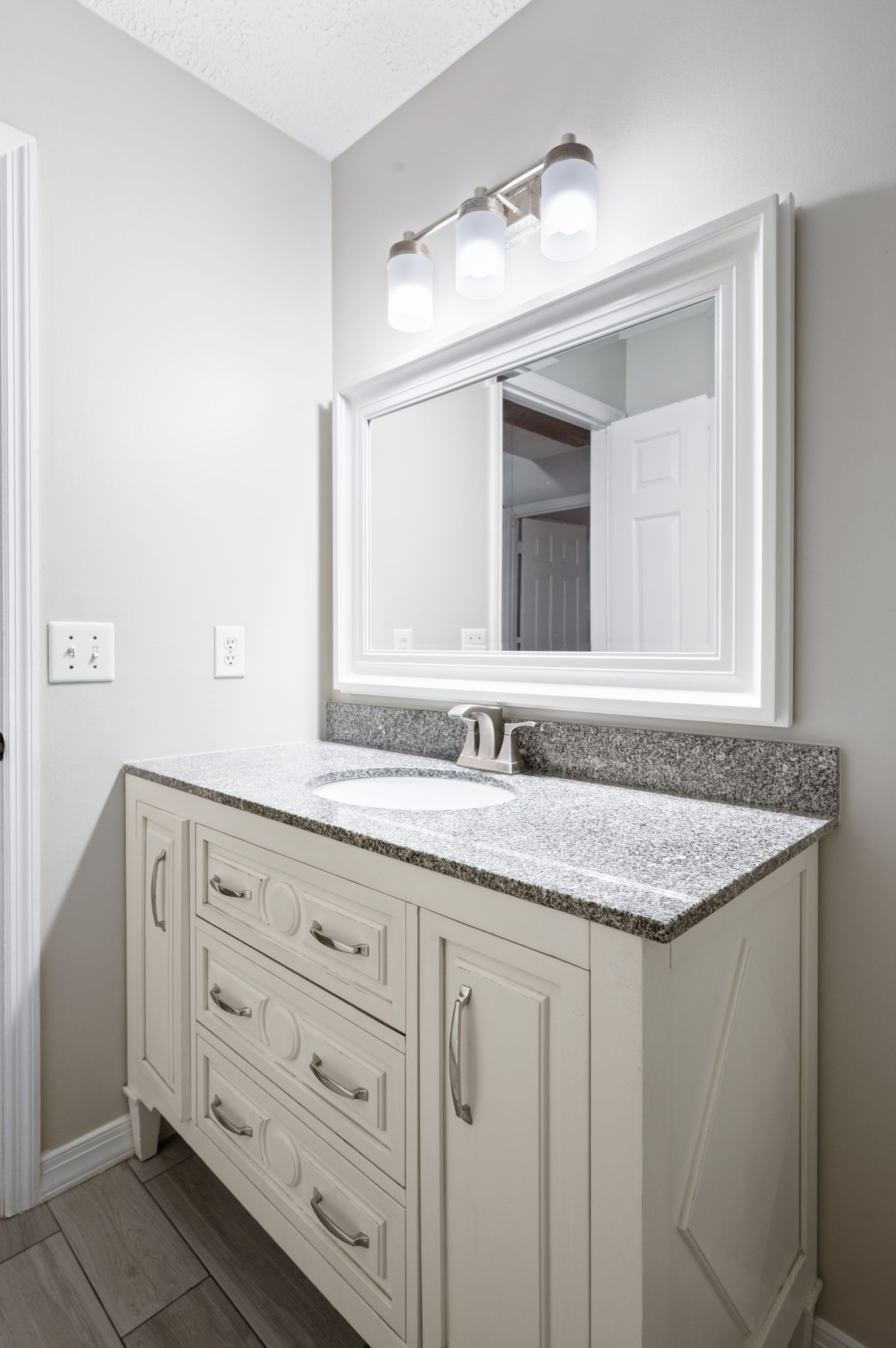 Antioch, Tennessee 37013, United States, 5 Bedrooms Bedrooms, ,2 BathroomsBathrooms,Residential,Active,234256