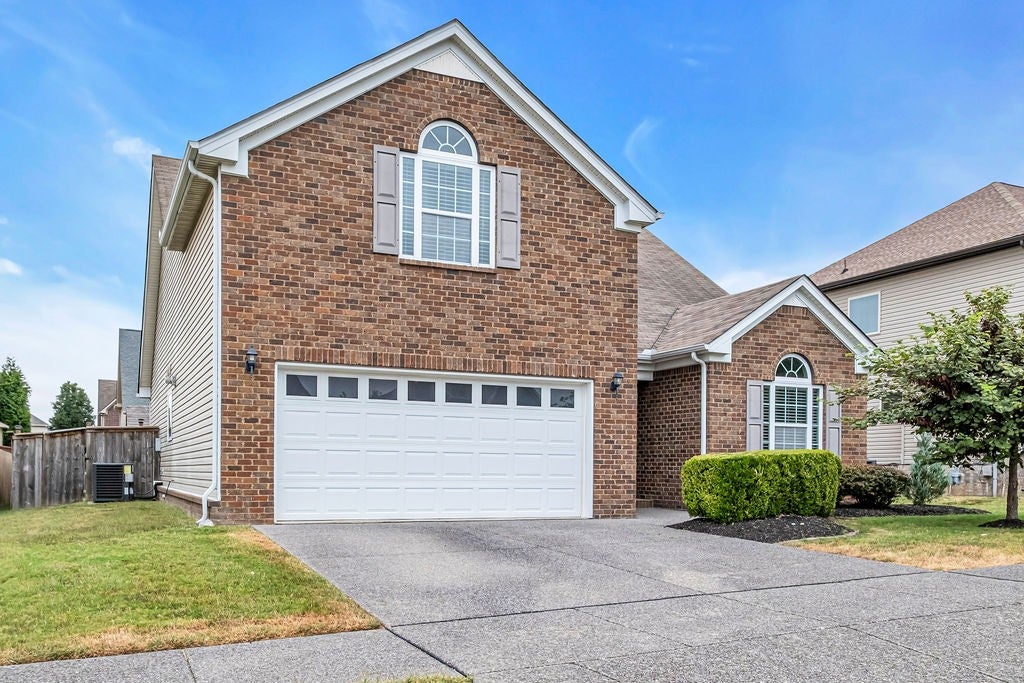 4002 Lexie Ln