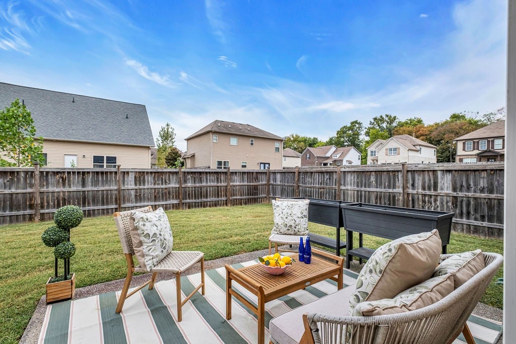 4002 Lexie Ln