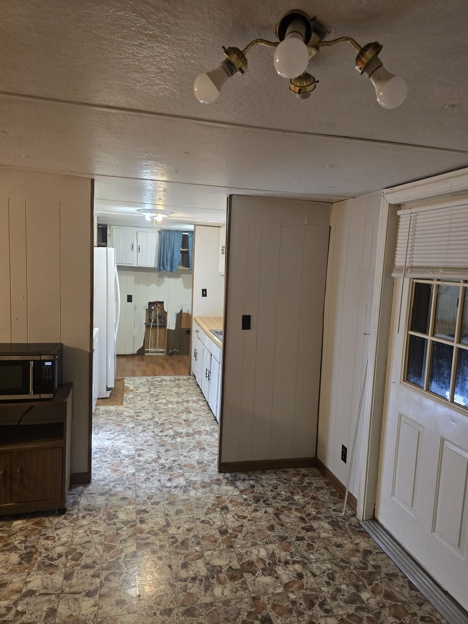 329 Clover Ln