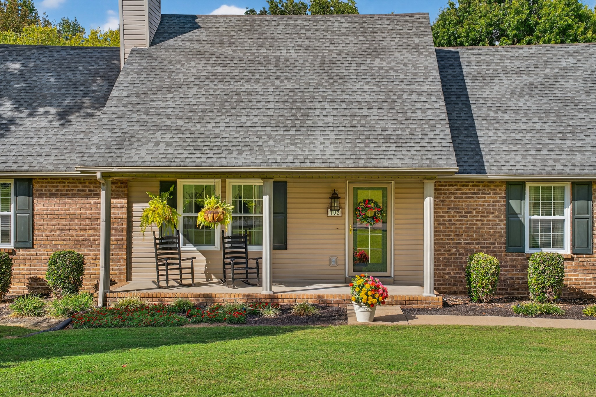 102 Arrowood Dr