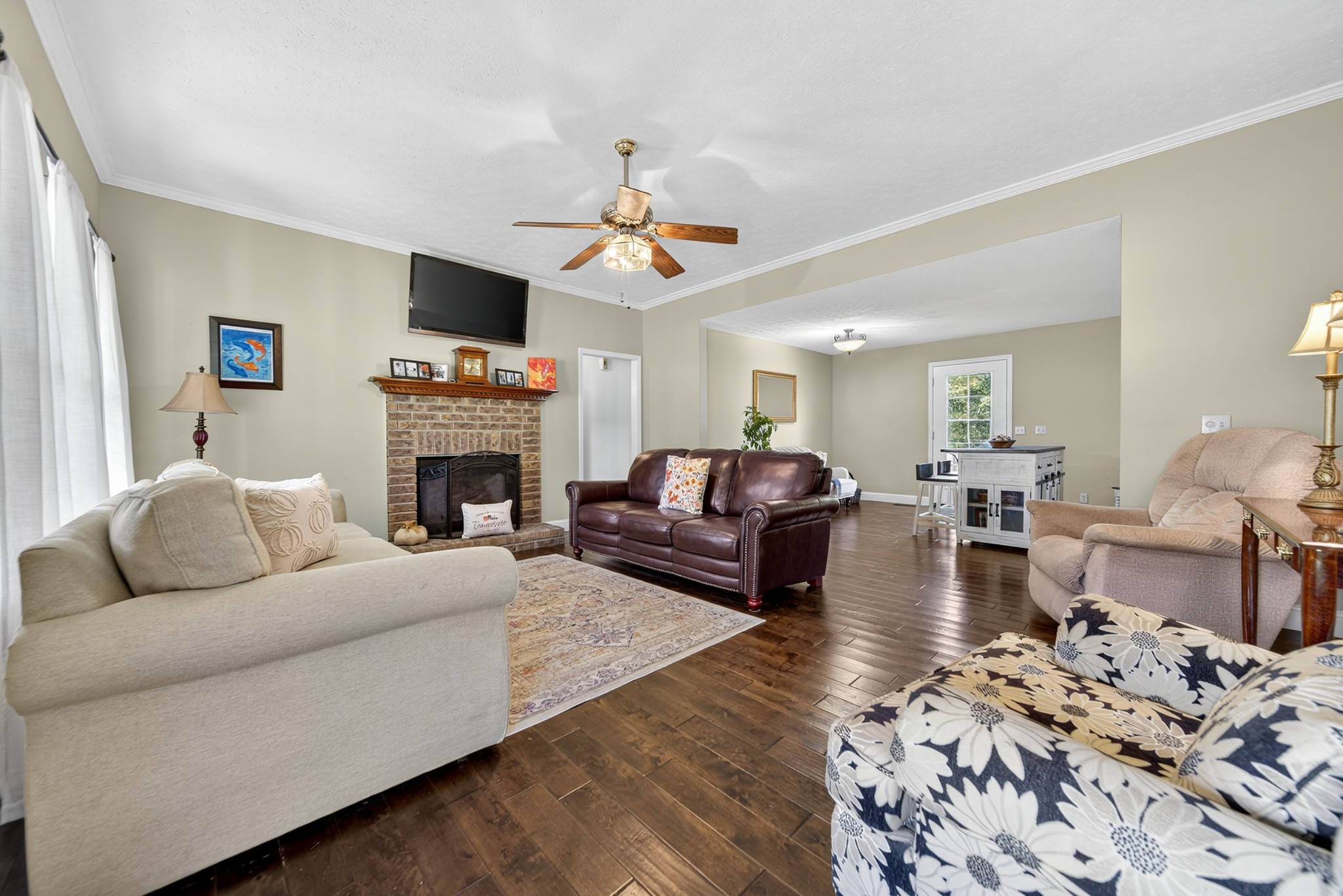 102 Arrowood Dr