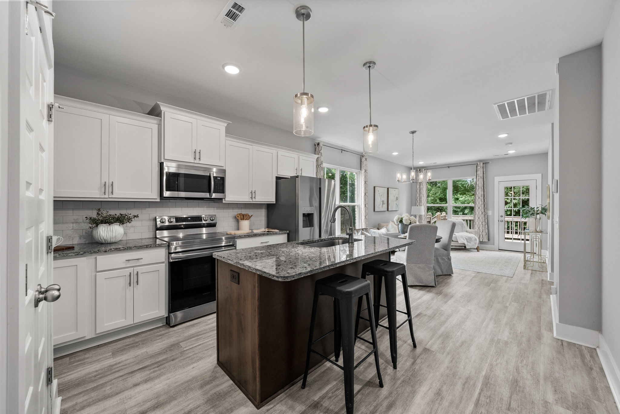1230 Hayloft Pl