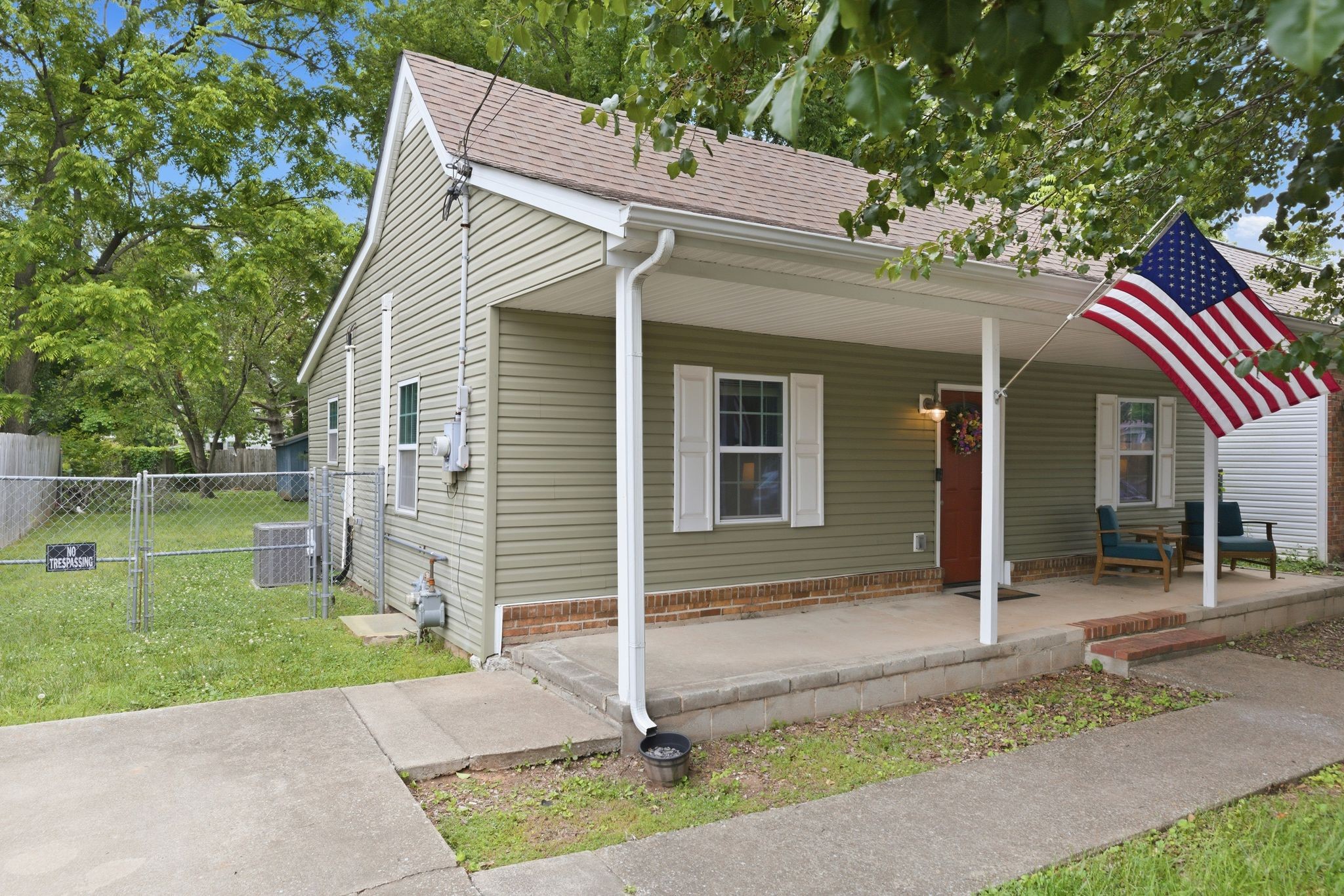 627 E Sevier St