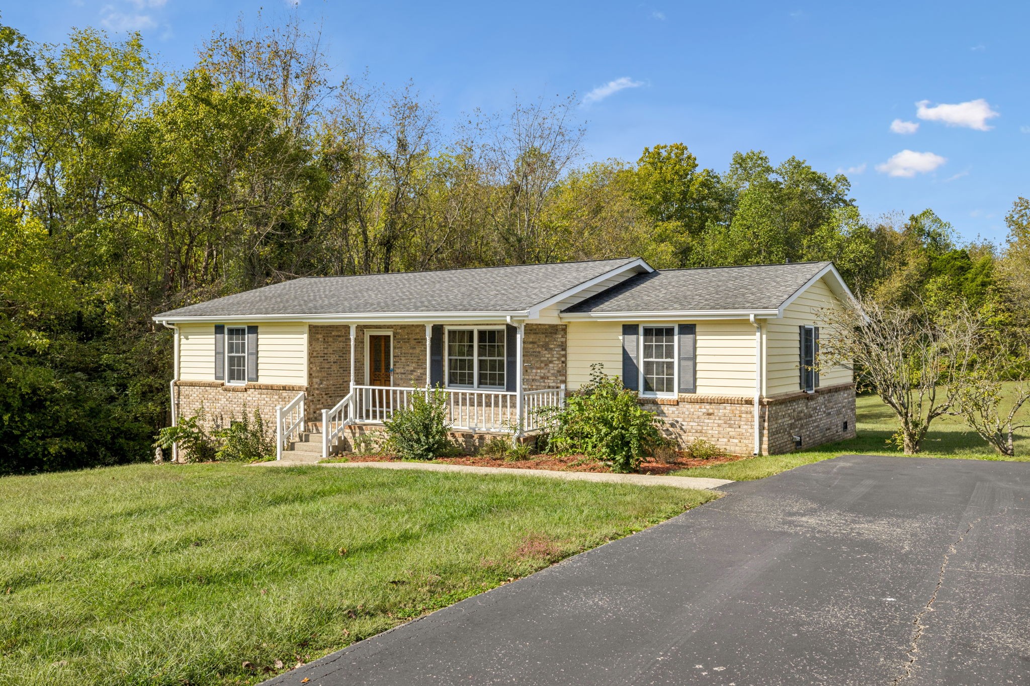 1010 Moncrief Cir