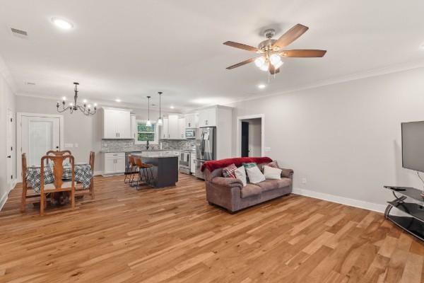 104 Gospel St