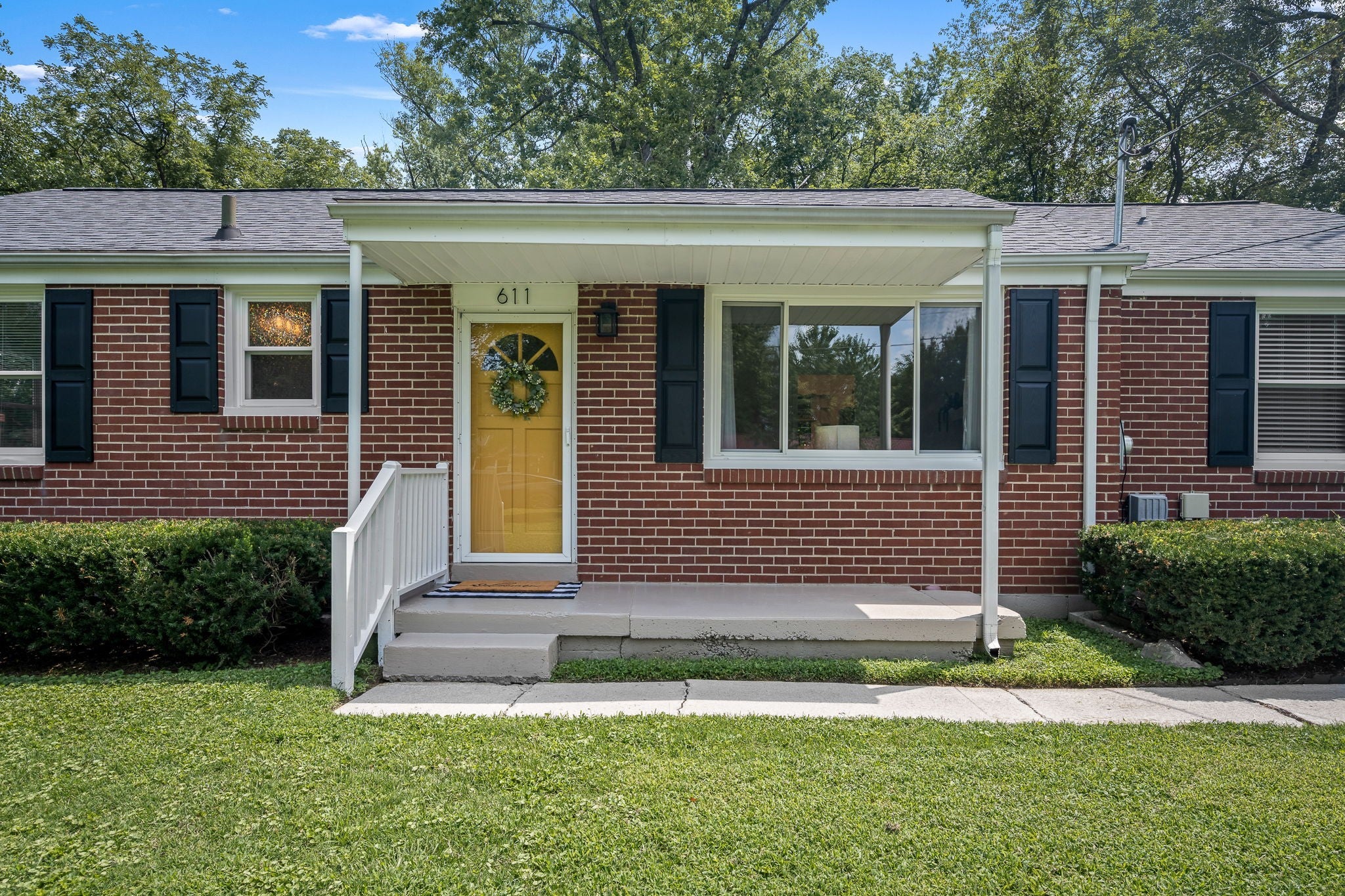 611 Thrush Pl