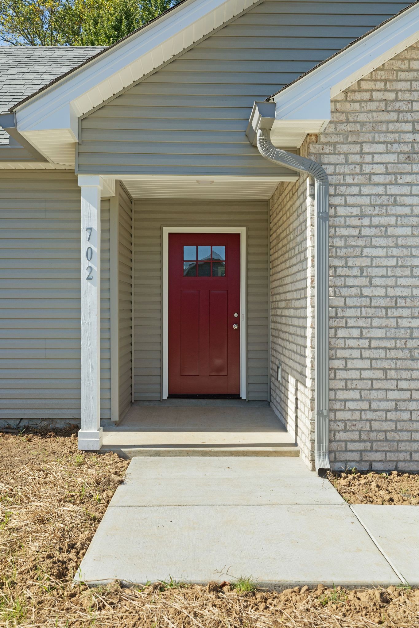702 Adams Dr