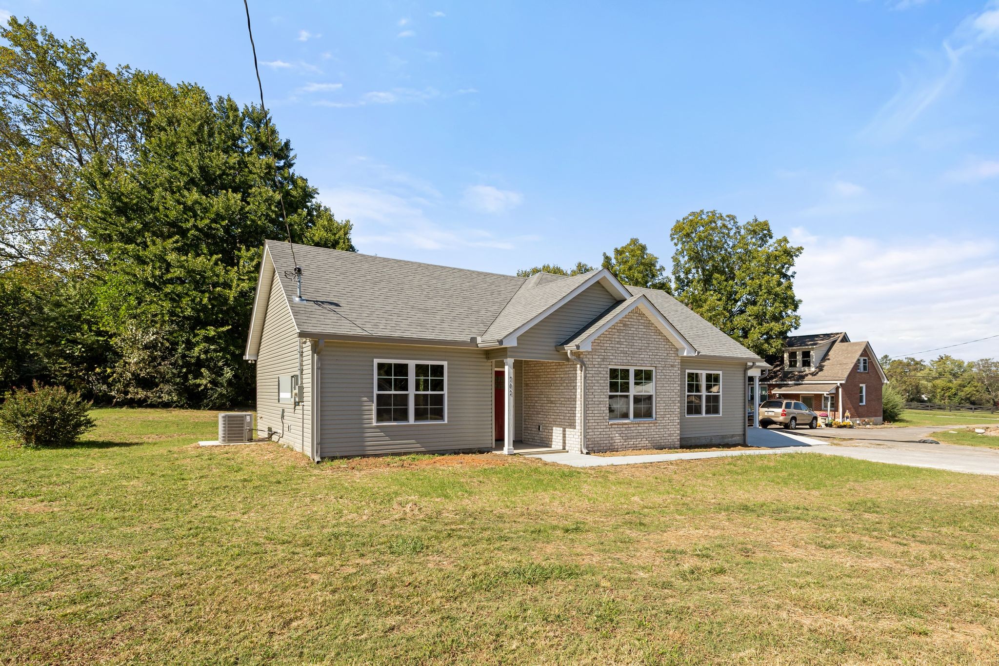 702 Adams Dr