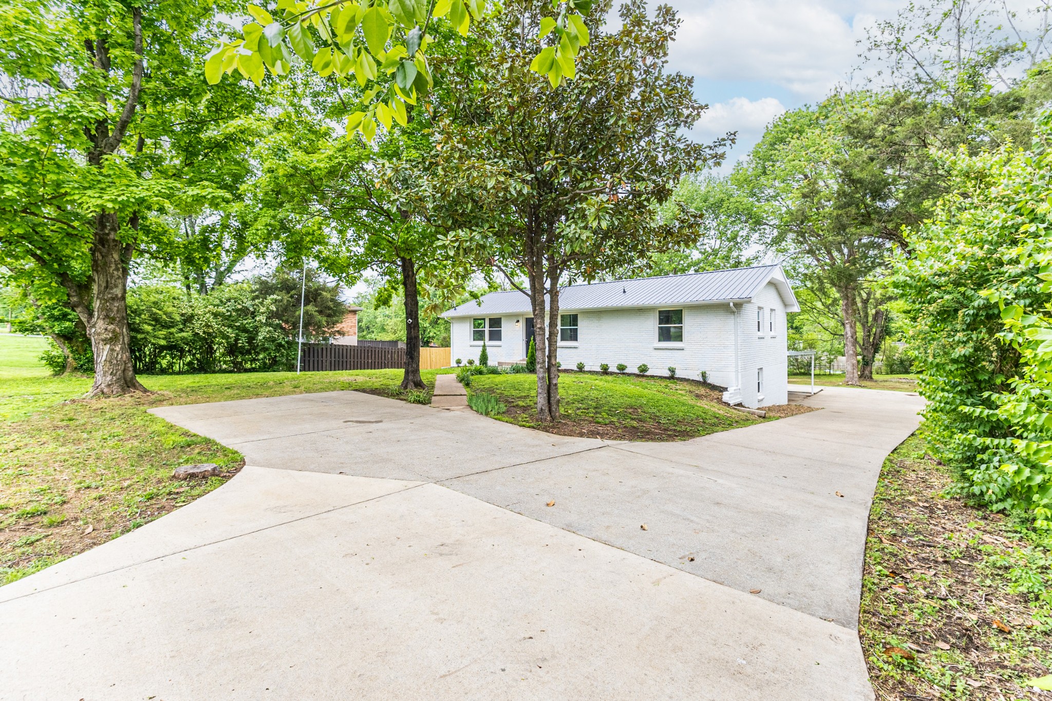 558 Walton Ferry Rd