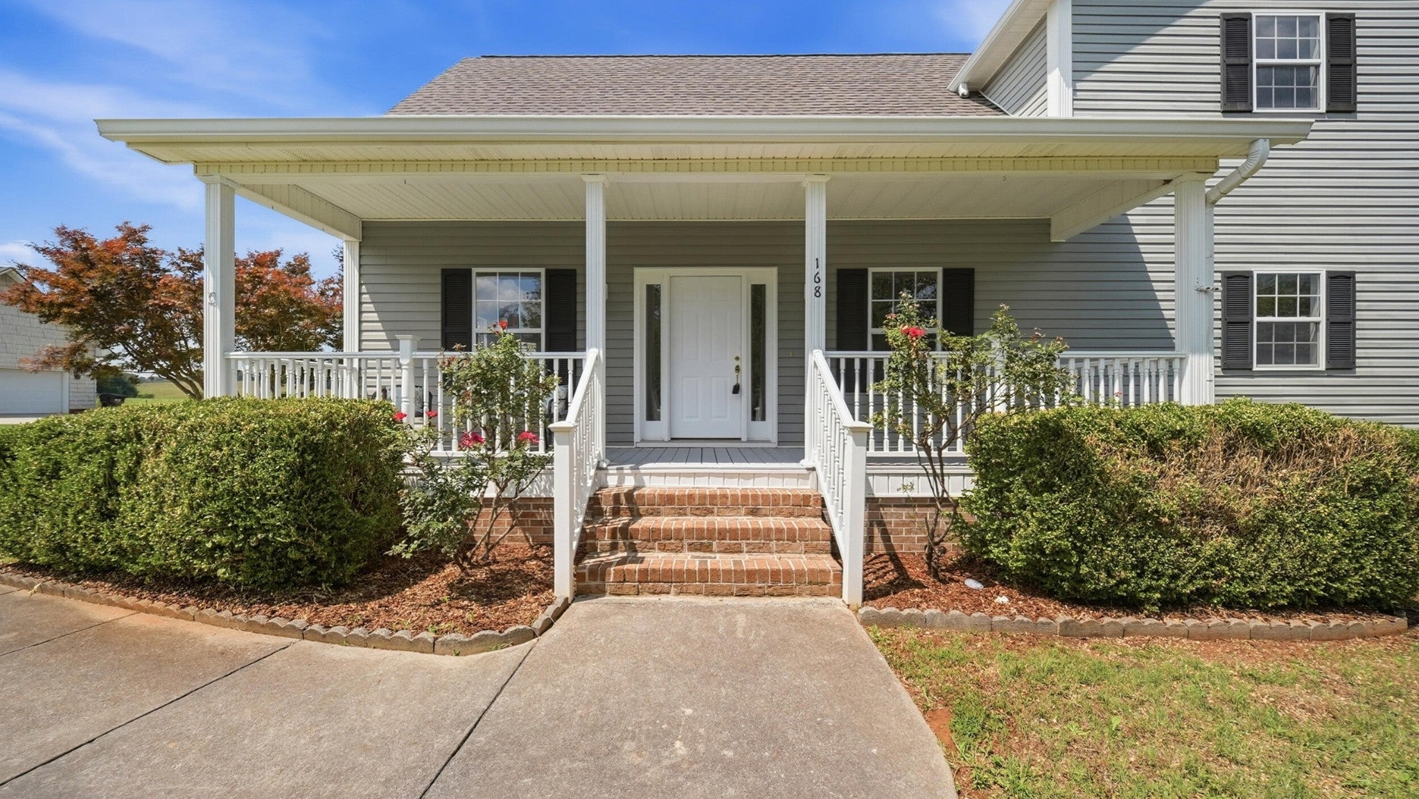 168 Windermere Lane NE