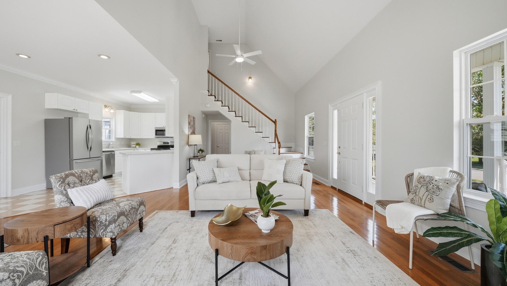 168 Windermere Lane NE