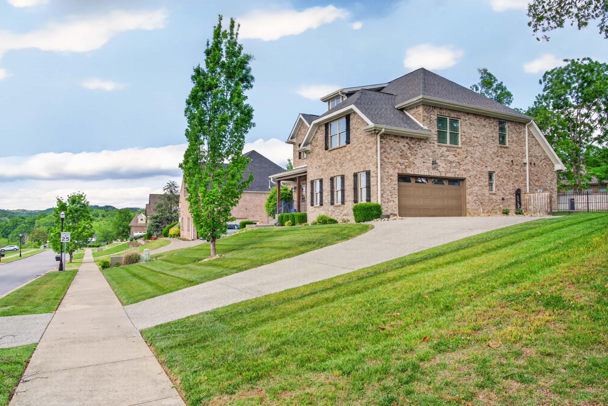 225 Sydney Dr