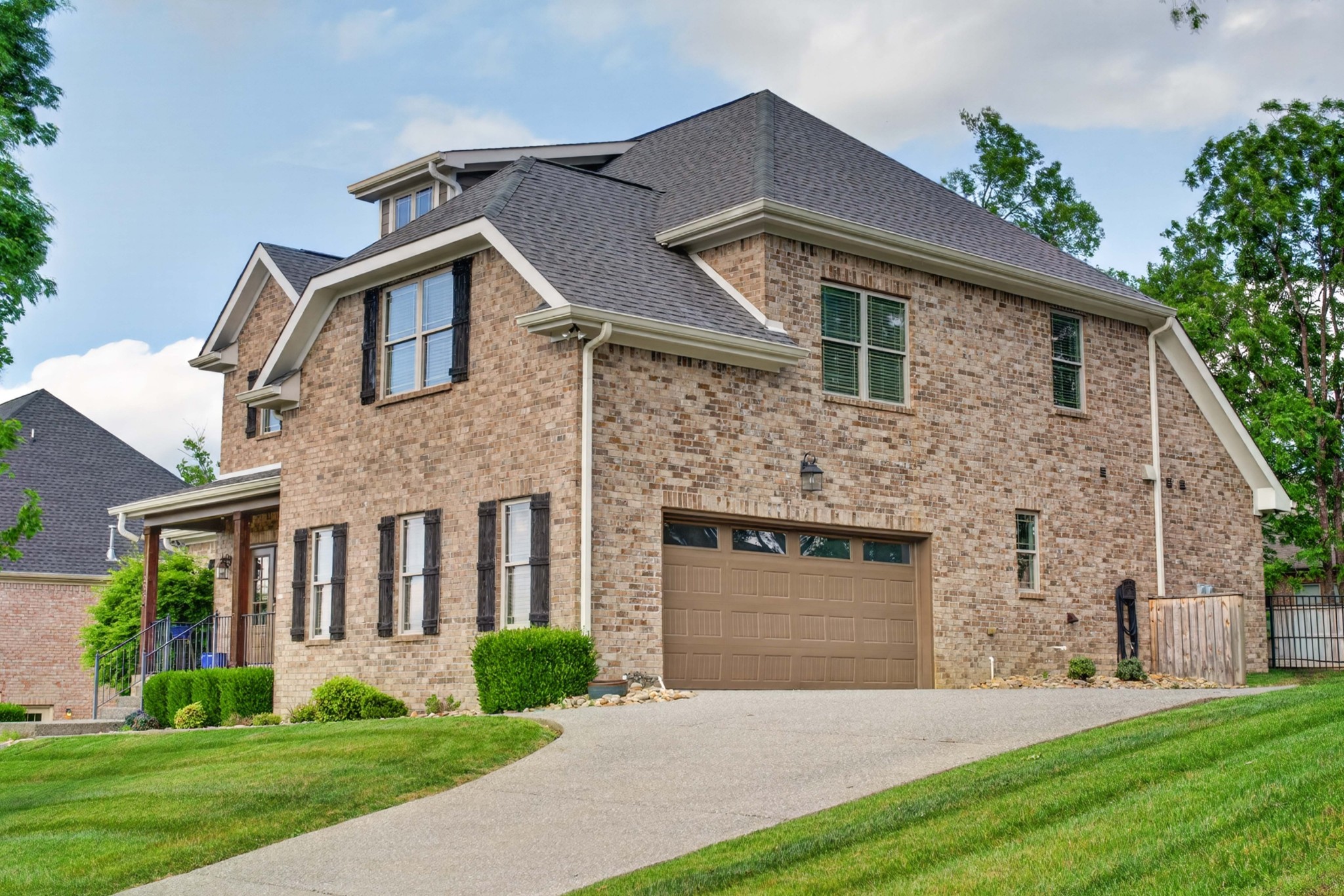 225 Sydney Dr