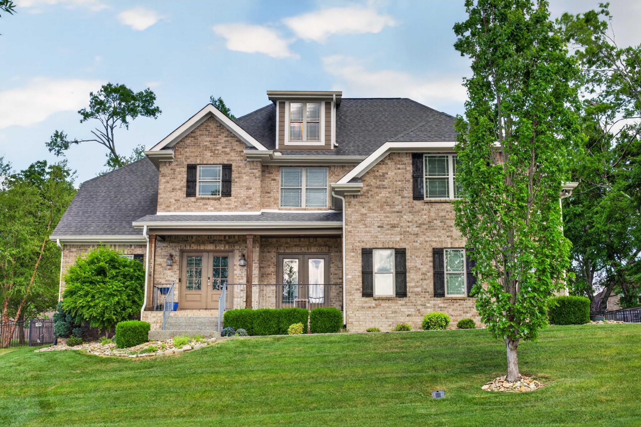 225 Sydney Dr