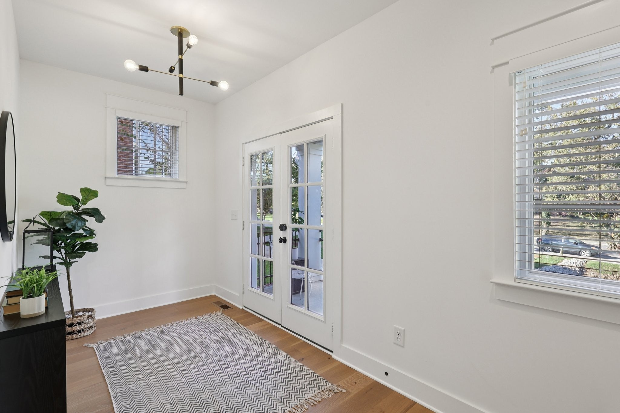 521 Hobson Chapel Pl, Nashville TN 37206 3-bed home, photo 4 of 40