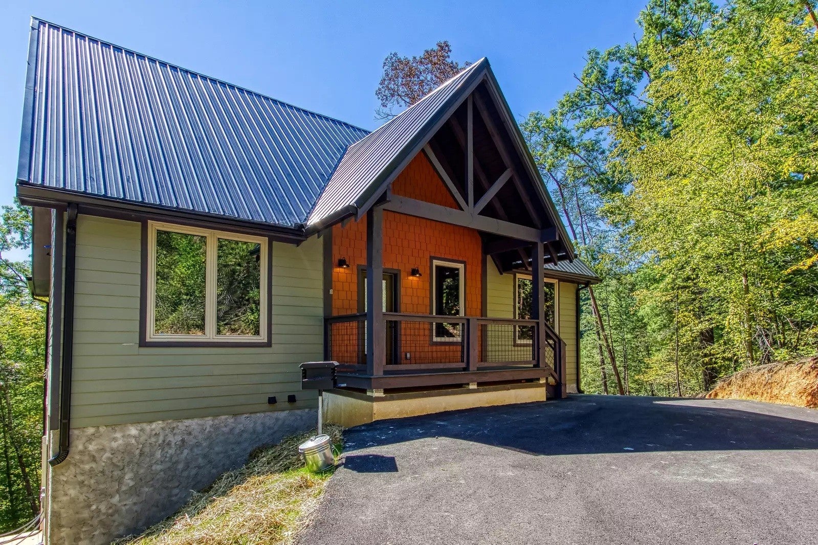 1504 Bear Valley Rd