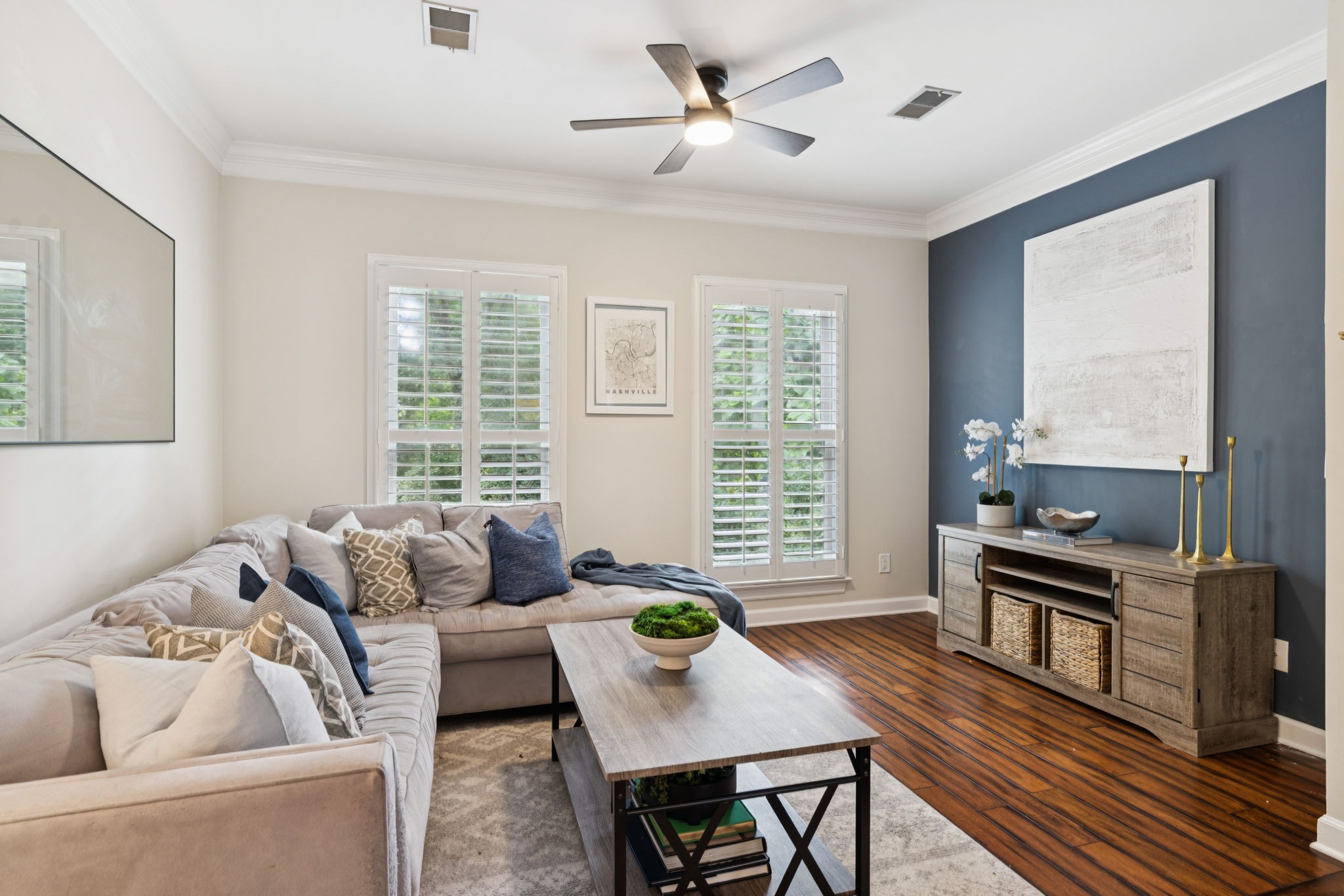 3059 Woodlawn Dr