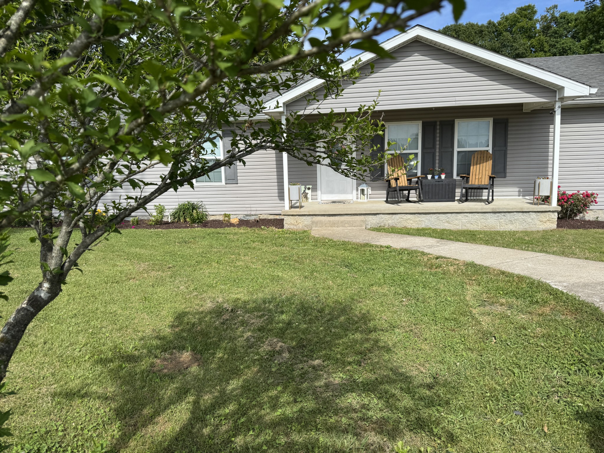 105 Larkins Dr