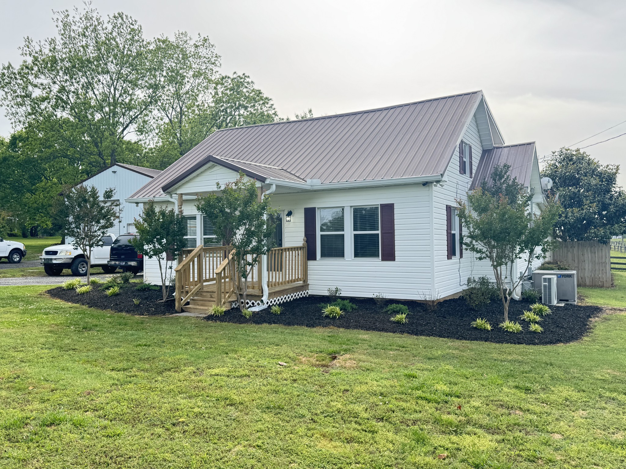 19 Westside Rd