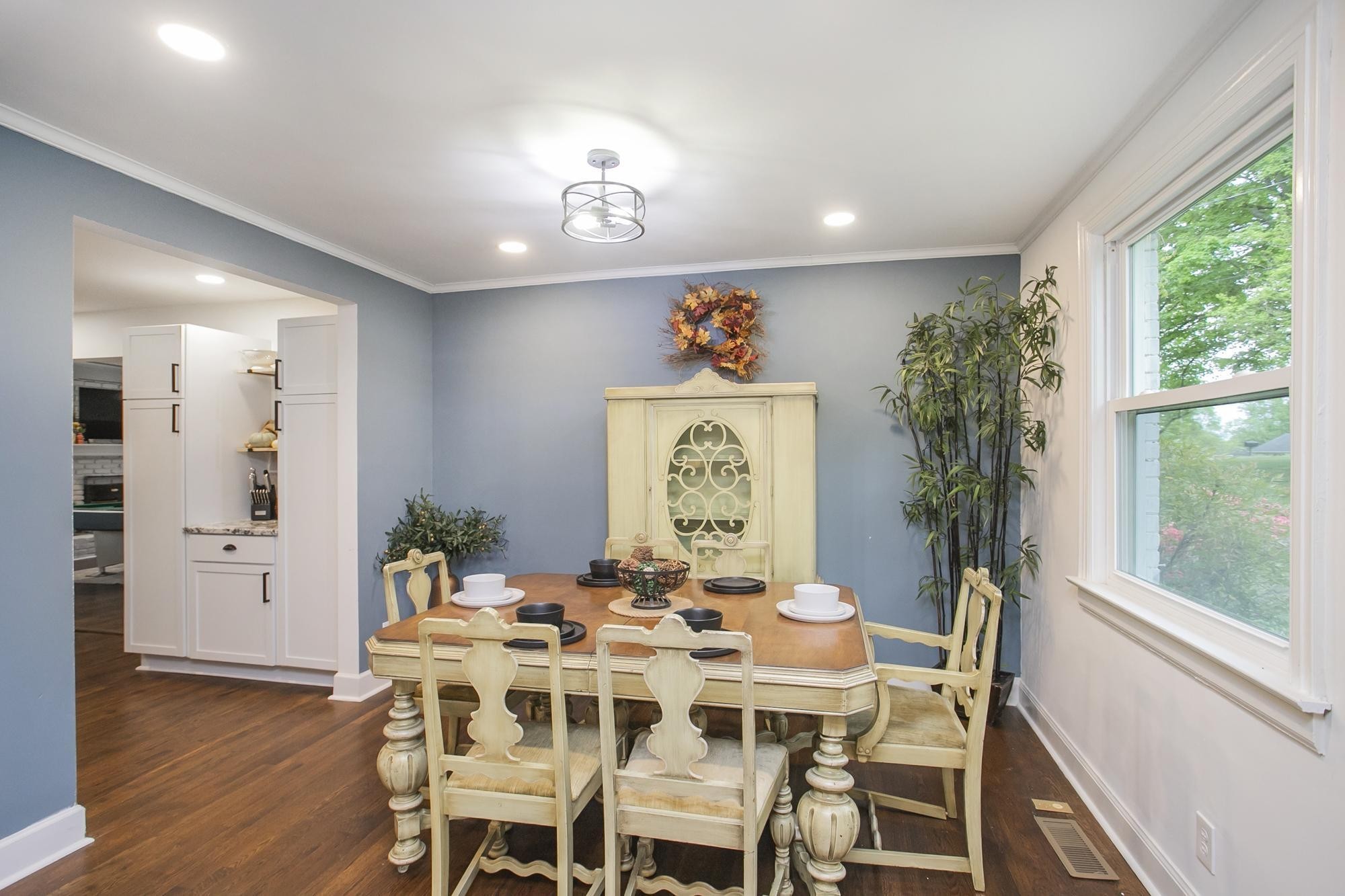 2314 Deerwood Dr