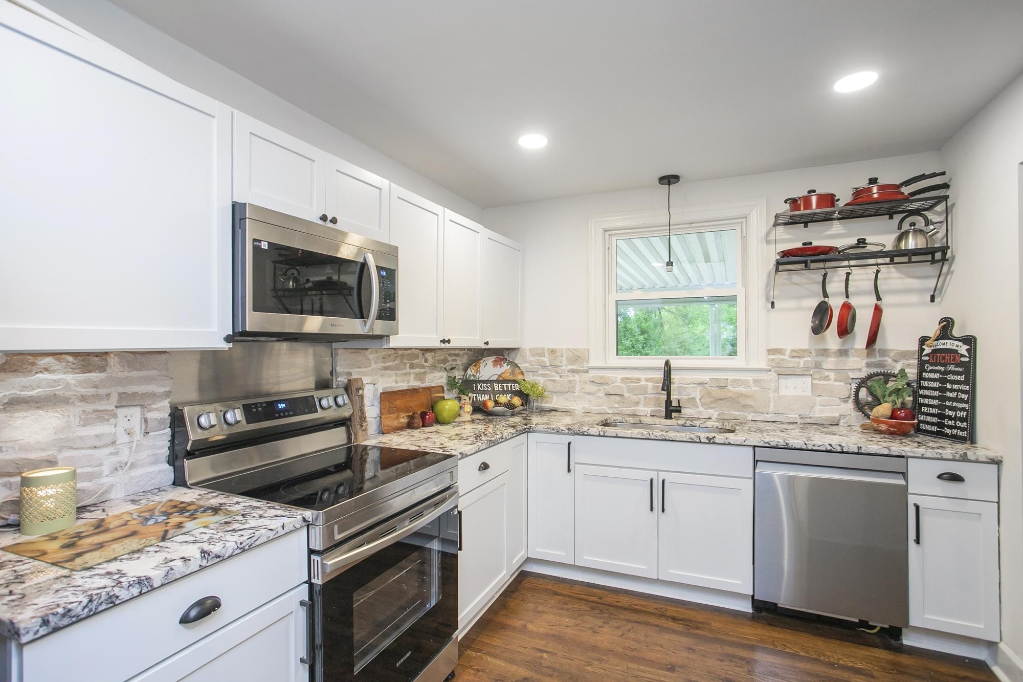 2314 Deerwood Dr
