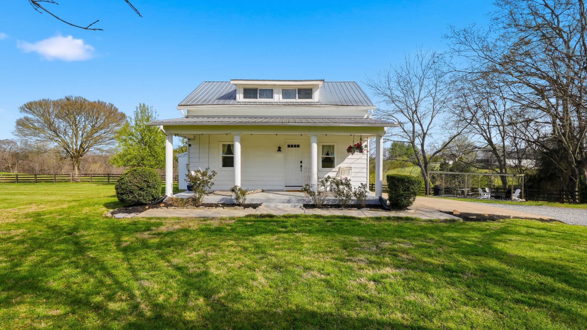 2820 Lockertsville Rd