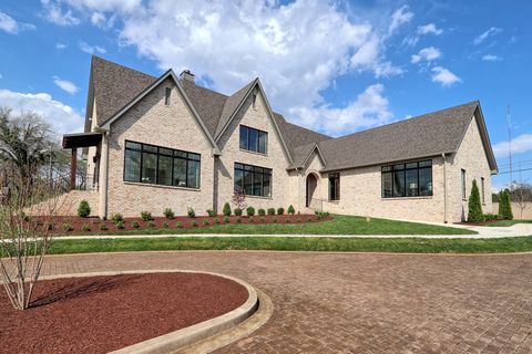 721 Halcyon Way Columbia TN 38401
