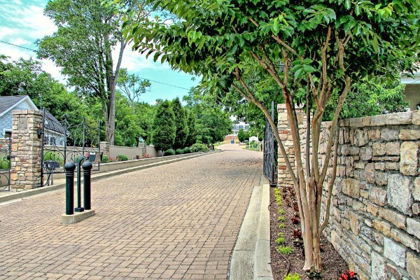 Search Listings 3 721 Halcyon Way