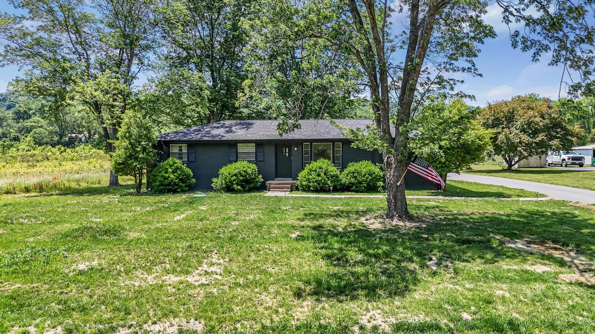 4686 Lickton Pike, Whites Creek TN 37189 3-bed home, photo 4 of 28
