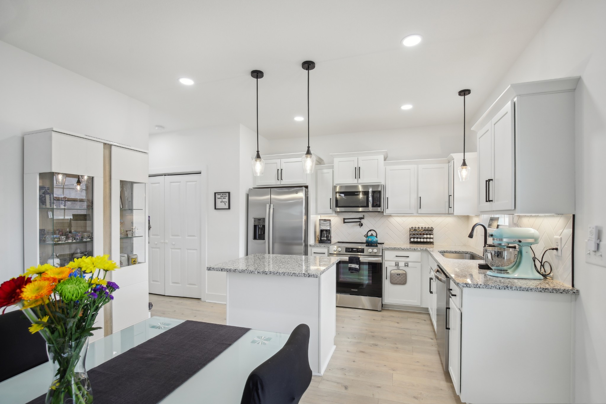 Clarksville, Tennessee 37043, United States, 3 Bedrooms Bedrooms, ,3 BathroomsBathrooms,Residential,Active,141738