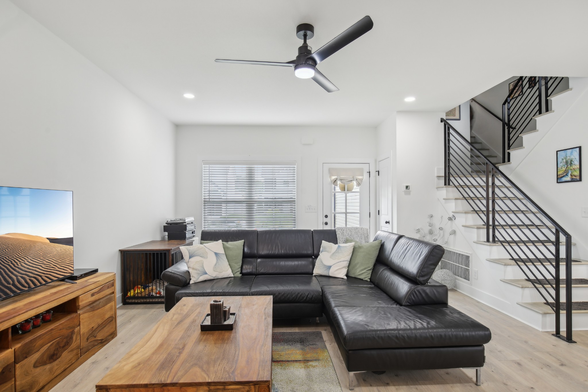 Clarksville, Tennessee 37043, United States, 3 Bedrooms Bedrooms, ,3 BathroomsBathrooms,Residential,Active,141738