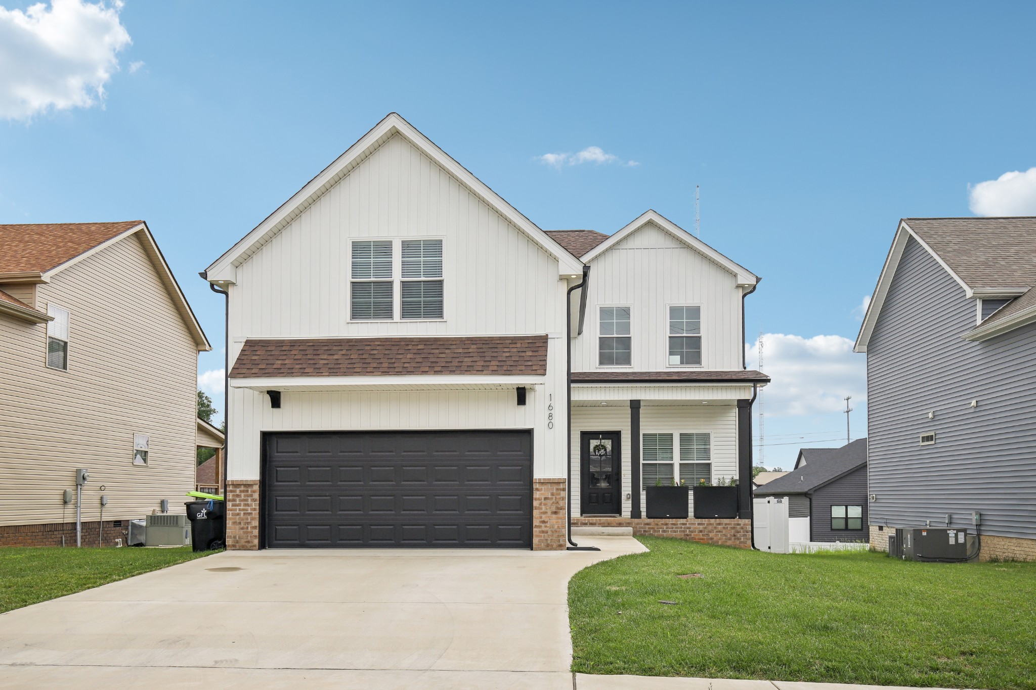 Clarksville, Tennessee 37043, United States, 3 Bedrooms Bedrooms, ,3 BathroomsBathrooms,Residential,Active,141738