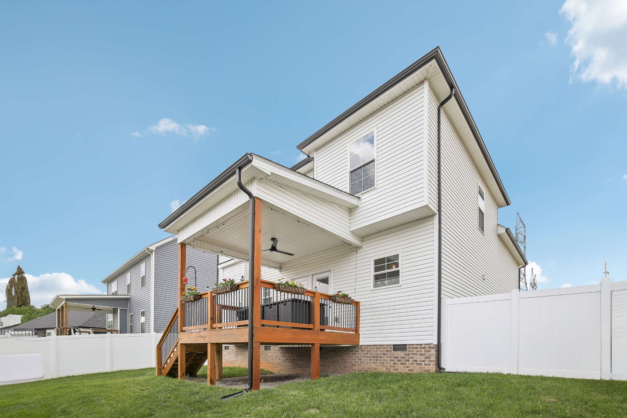 Clarksville, Tennessee 37043, United States, 3 Bedrooms Bedrooms, ,3 BathroomsBathrooms,Residential,Active,141738