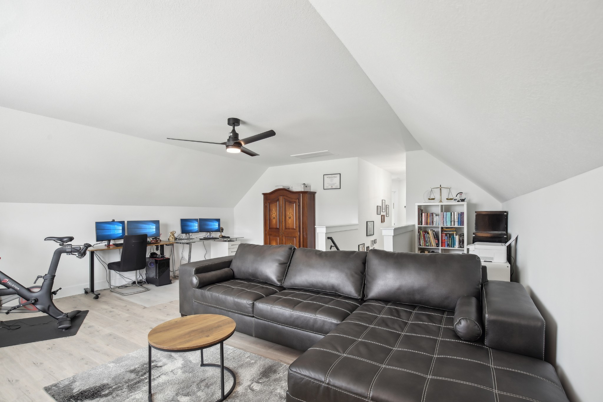 Clarksville, Tennessee 37043, United States, 3 Bedrooms Bedrooms, ,3 BathroomsBathrooms,Residential,Active,141738