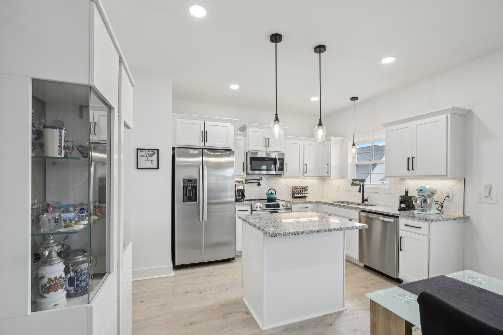 Clarksville, Tennessee 37043, United States, 3 Bedrooms Bedrooms, ,3 BathroomsBathrooms,Residential,Active,141738