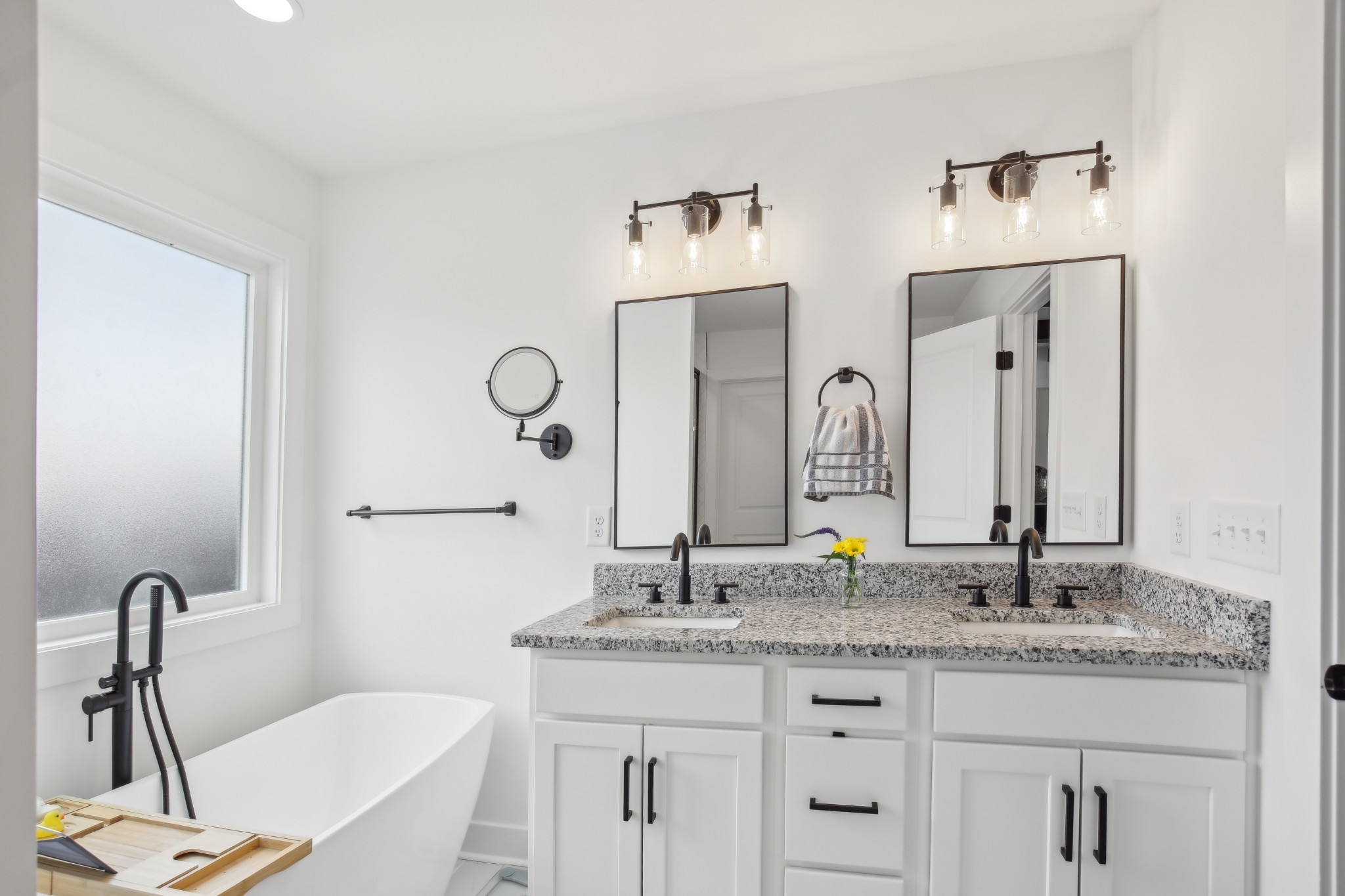 Clarksville, Tennessee 37043, United States, 3 Bedrooms Bedrooms, ,3 BathroomsBathrooms,Residential,Active,141738