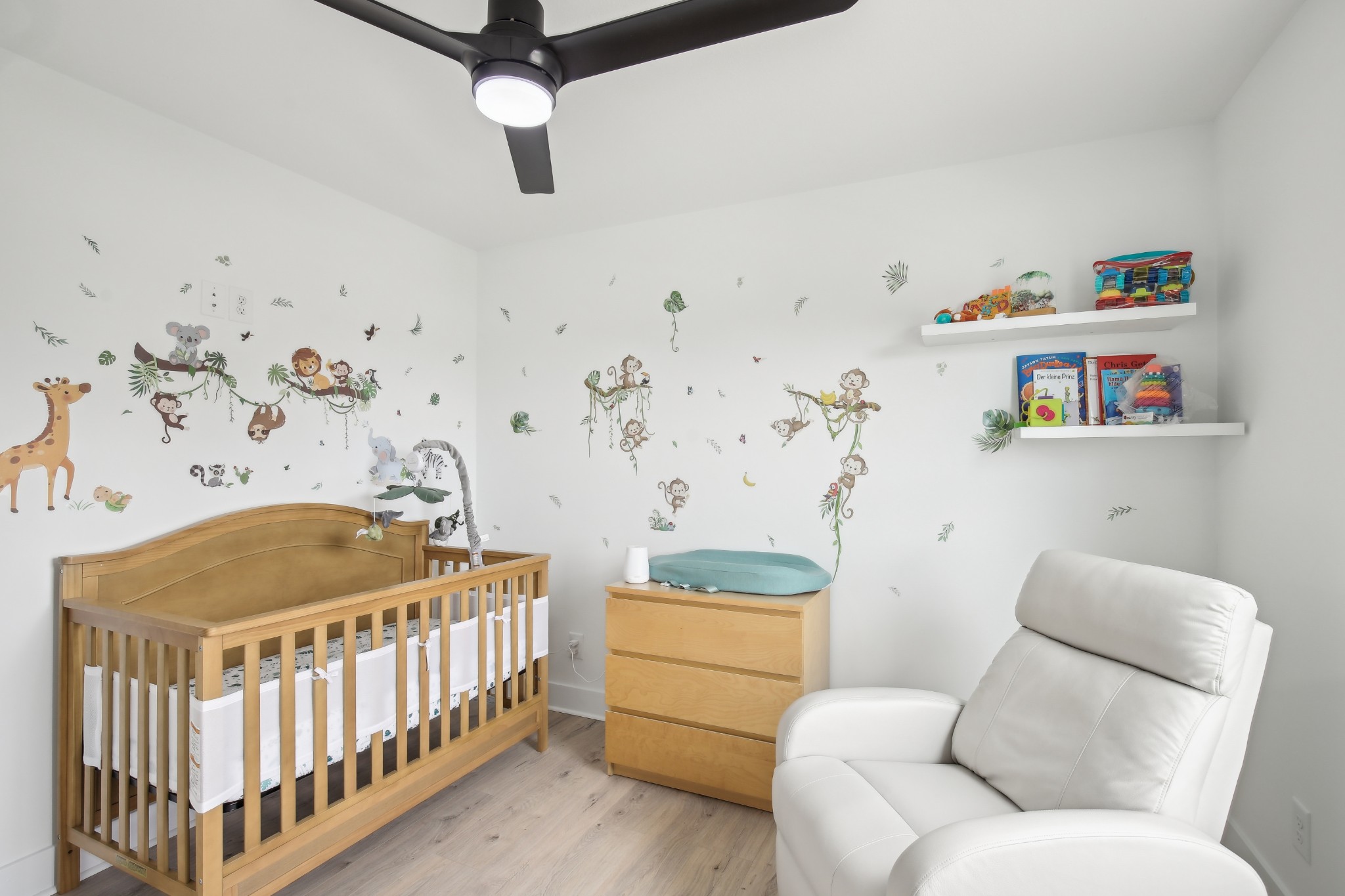 Clarksville, Tennessee 37043, United States, 3 Bedrooms Bedrooms, ,3 BathroomsBathrooms,Residential,Active,141738