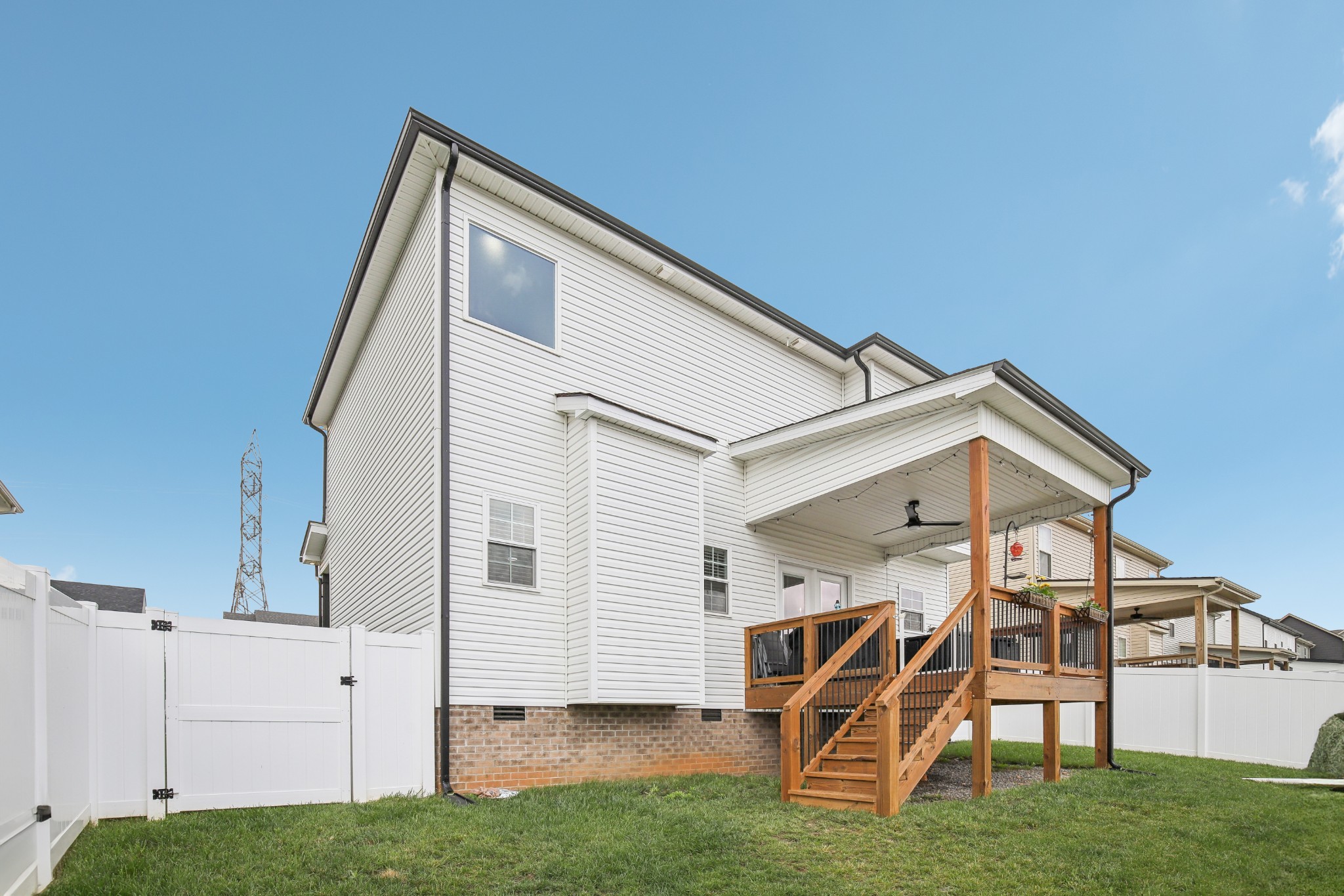 Clarksville, Tennessee 37043, United States, 3 Bedrooms Bedrooms, ,3 BathroomsBathrooms,Residential,Active,141738