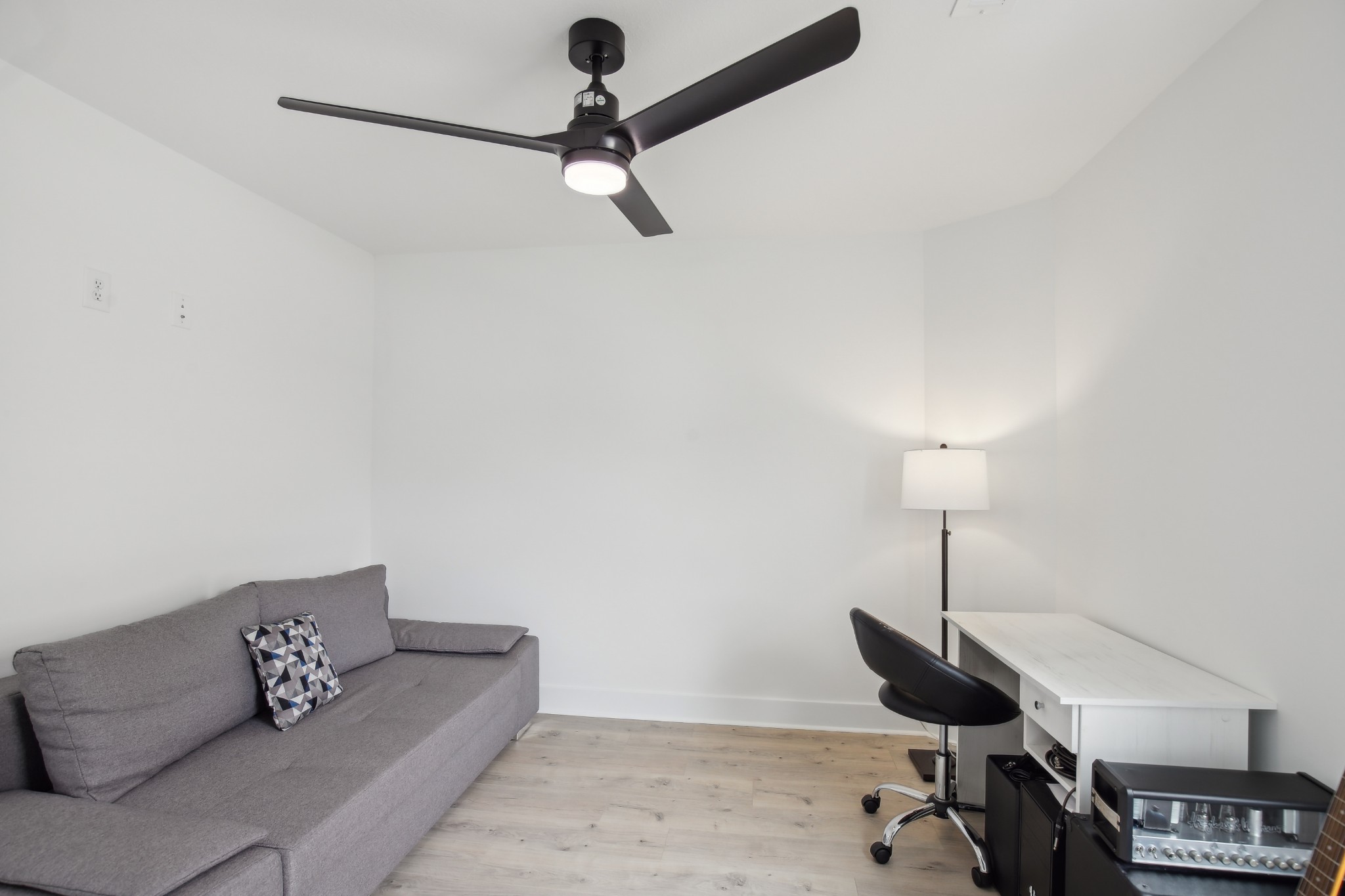 Clarksville, Tennessee 37043, United States, 3 Bedrooms Bedrooms, ,3 BathroomsBathrooms,Residential,Active,141738