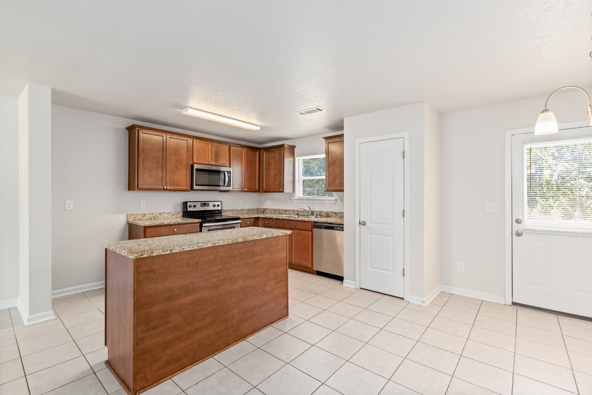 2515 Queen Bee Dr