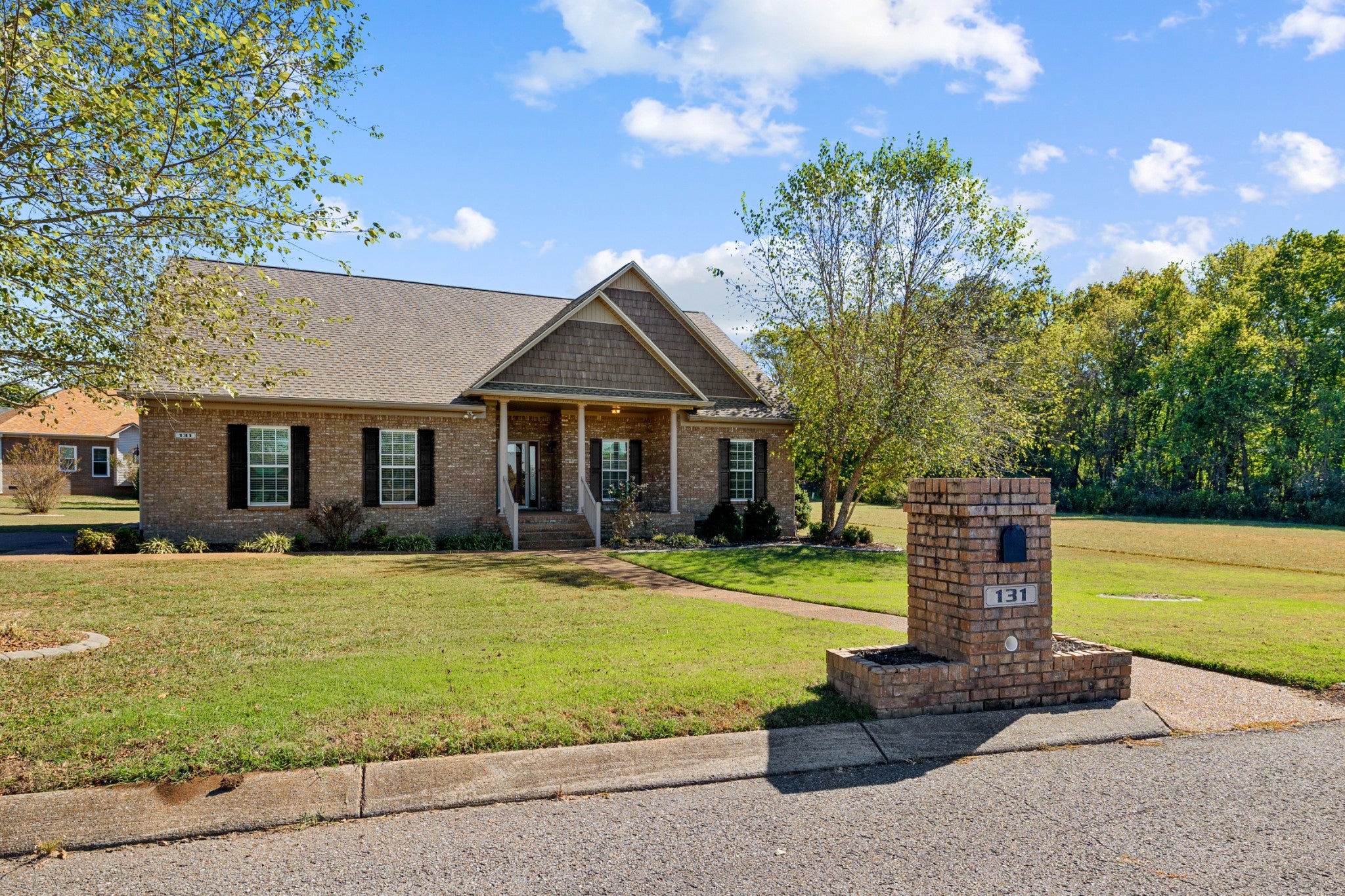 131 Hunters Glen Dr